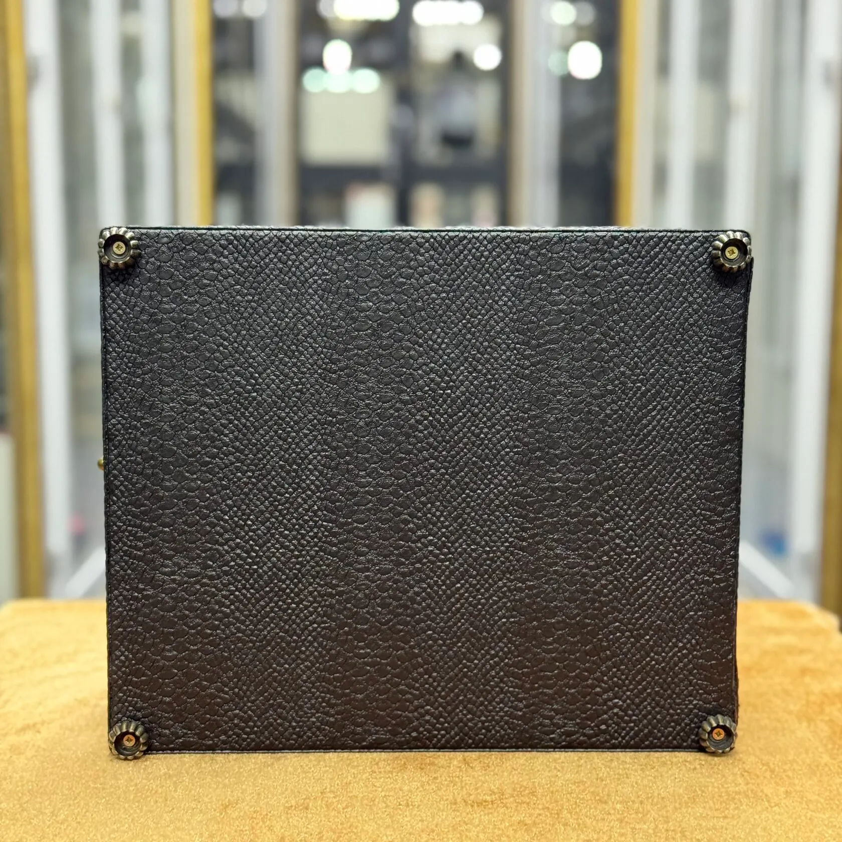 Библия с крестом в коробе